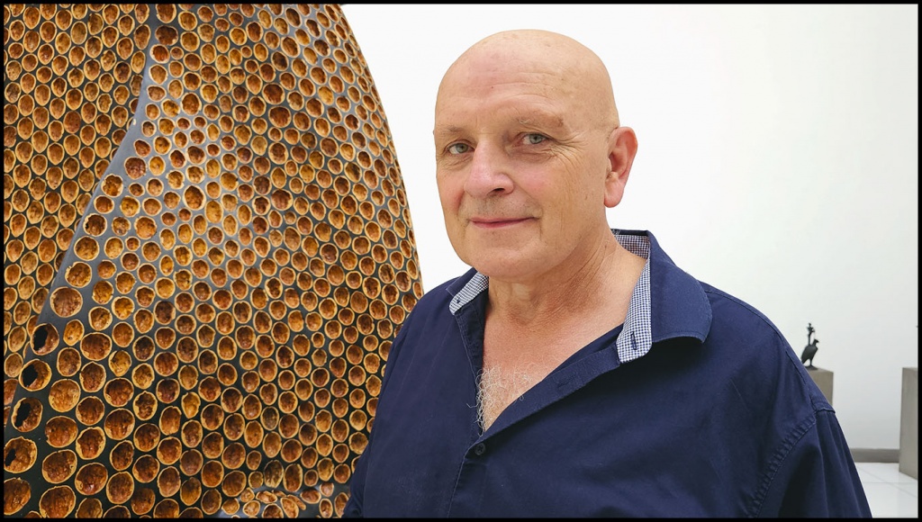 Michal Gabriel "Velké téma, malé sochy II."