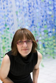 Ivana Hejduková, Čtení knihy v zahradě